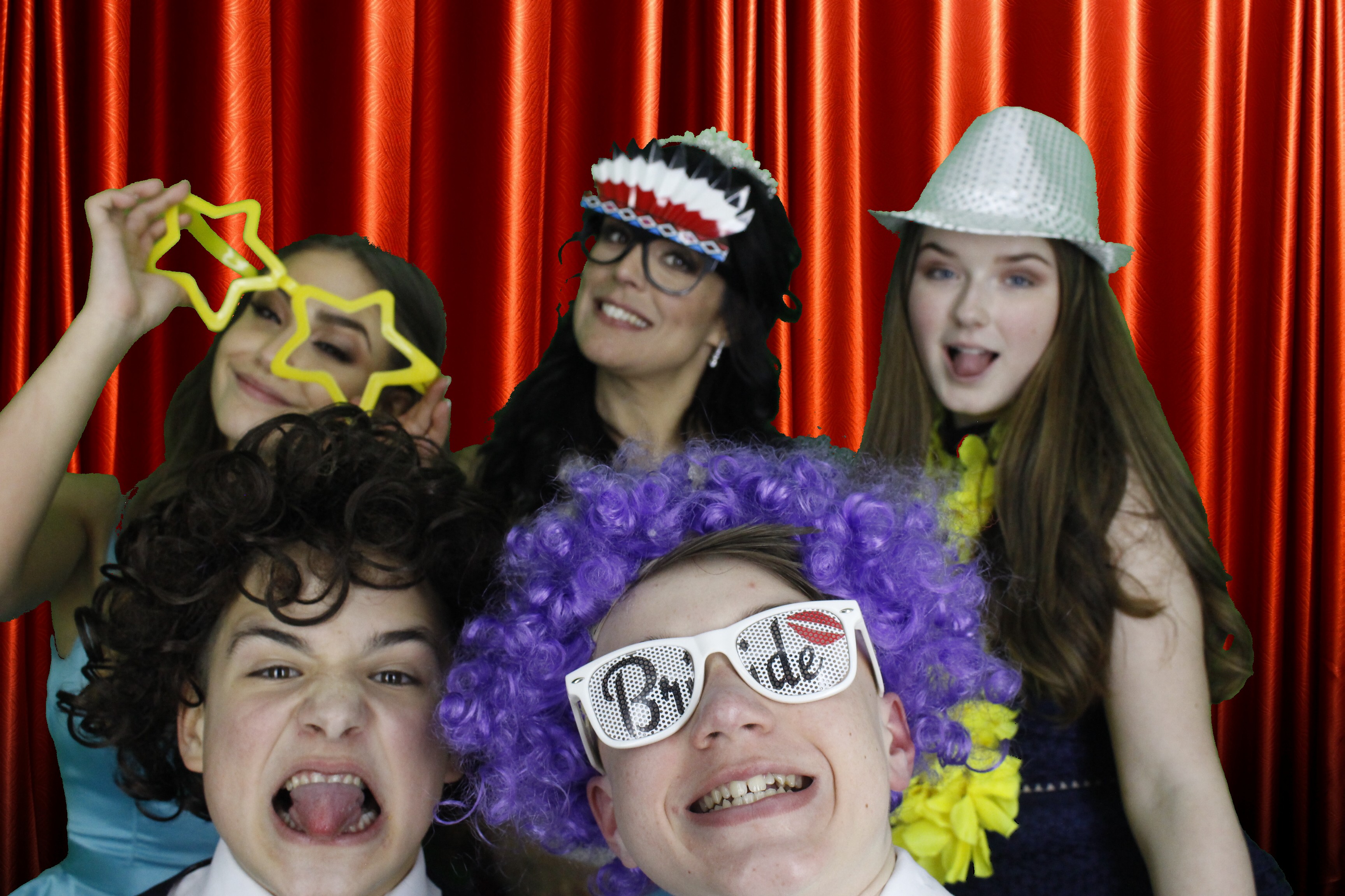 Mr & Mrs Mills | View more photos from the event at gallery.myphotoboothexperience.co.uk/u/MyPhotoBoothExperienceLtd/Mr-Mrs-Mills